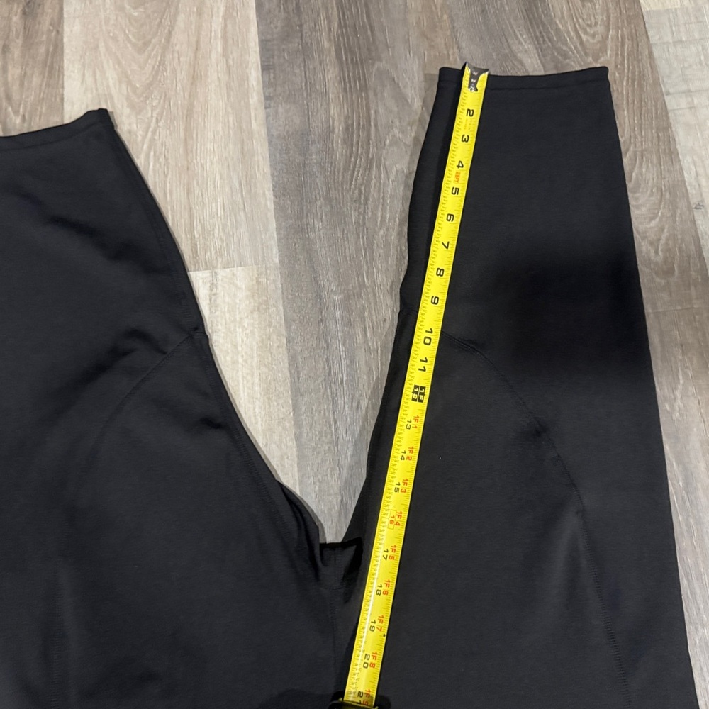 Women’s Black Active Performance Capris Pants - image 5